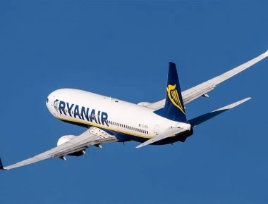 Ryanair: «Τέλος» και στις πτήσεις από Αθήνα προς Χανιά, Ρόδο και Μύκονο